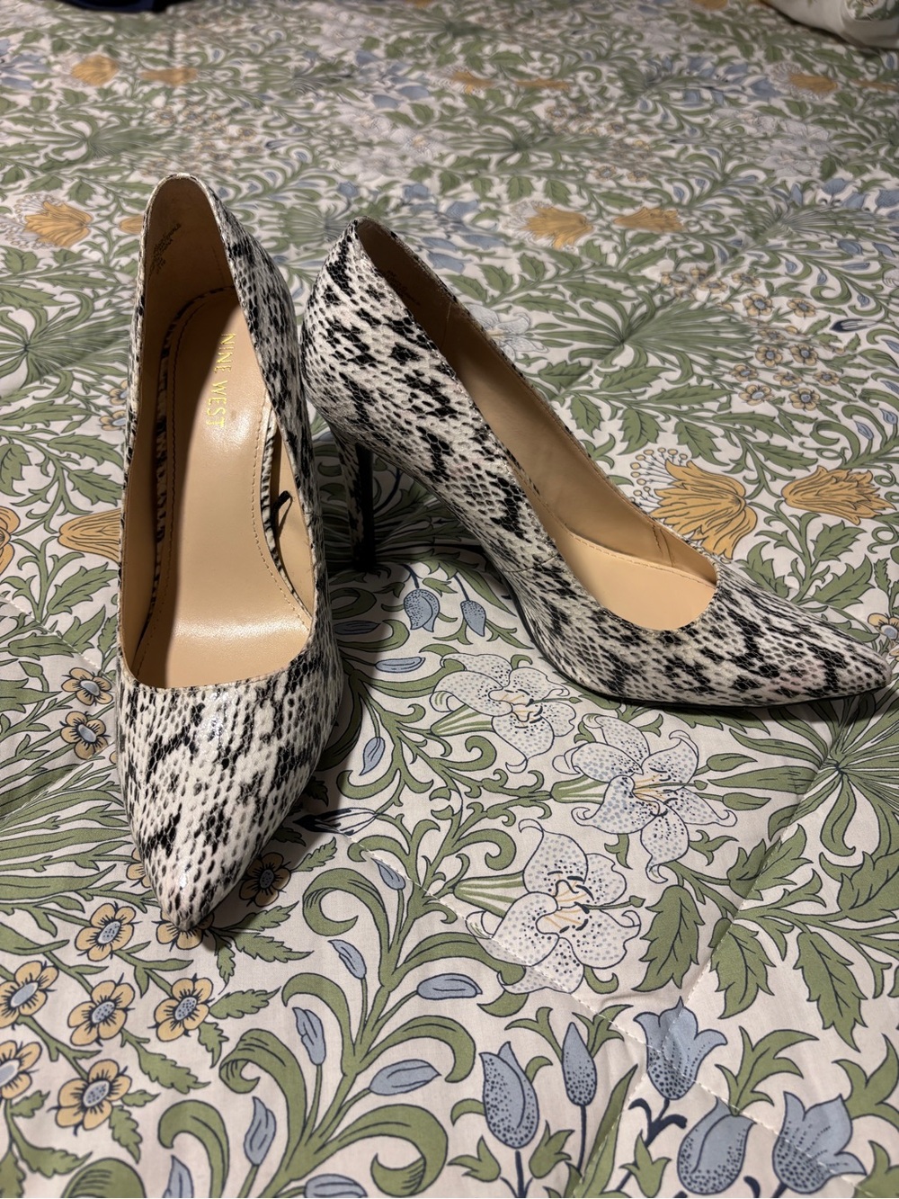 Nine West Black and White Snake-Print Pointed-Toe Pumps 8